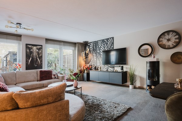 Medium property photo - Koningin Beatrixplein 25, 3201 CG Spijkenisse